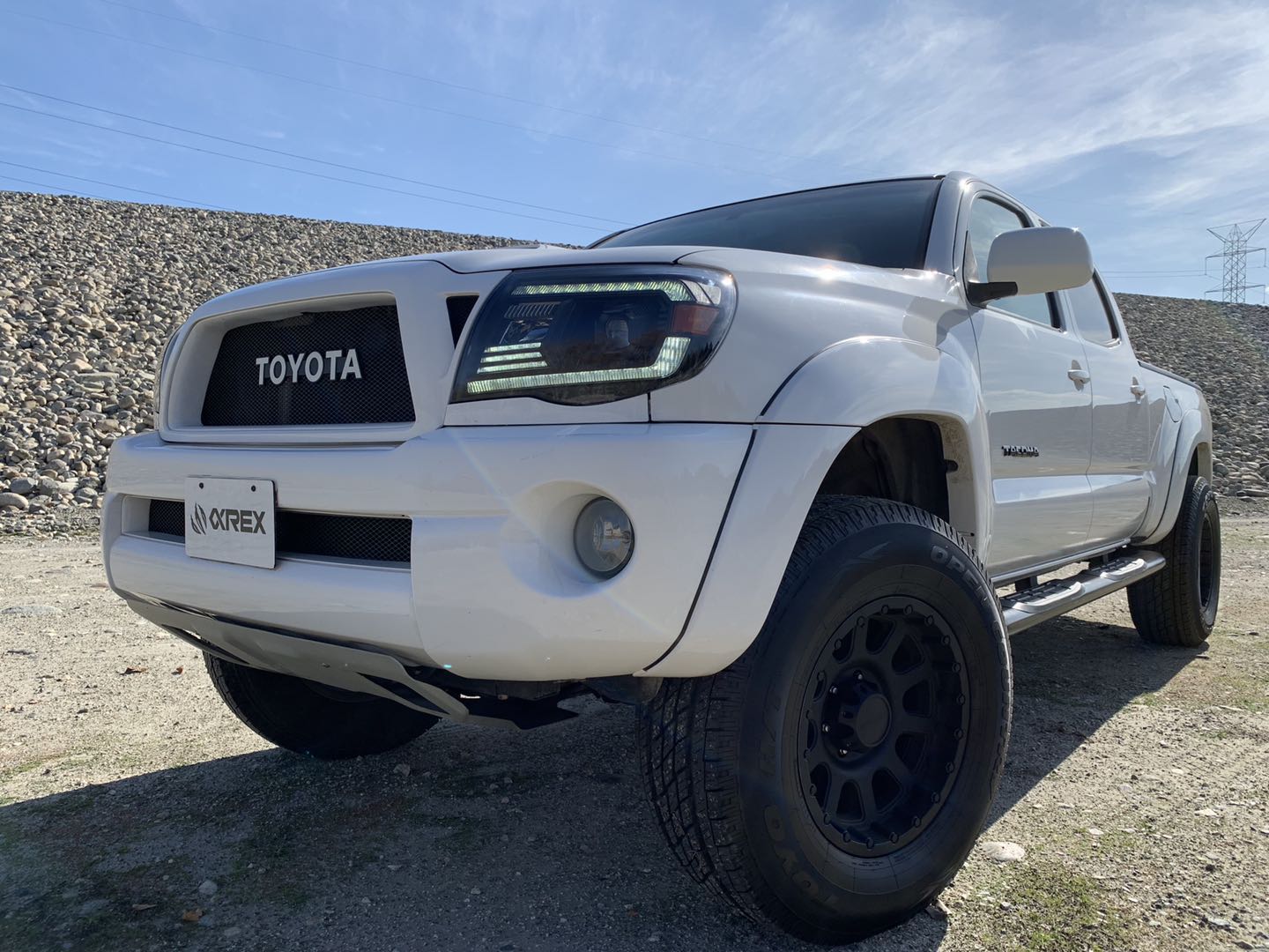 AlphaRex 05-11 Toyota Tacoma PRO-Series Halogen Projector Headlights Alpha-Black