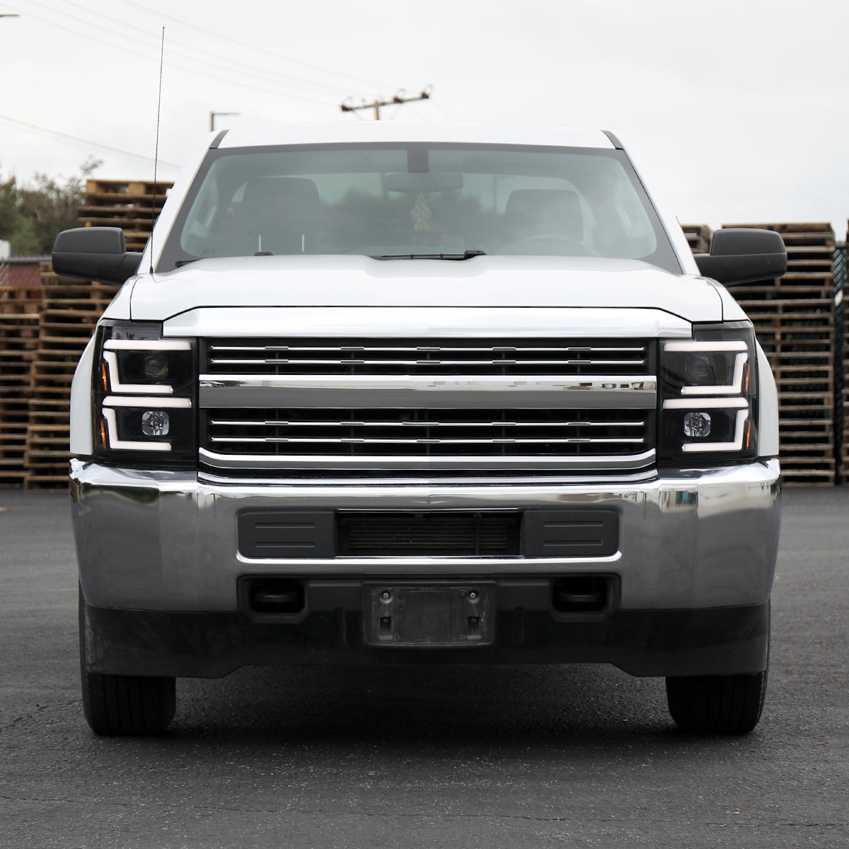 Spec-D 15-19 Silverado 2500HD/3500HD Headlights Switchback Sequential.