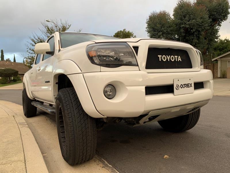 AlphaRex 05-11 Toyota Tacoma LUXX-Series LED Crystal Headlights Alpha-Black