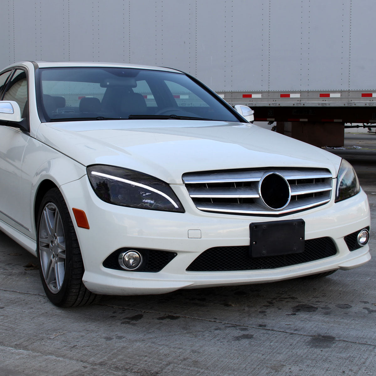 Spec-D 08-11 Benz W204 C Class Pro Headlights Light Bar Black /Smoked