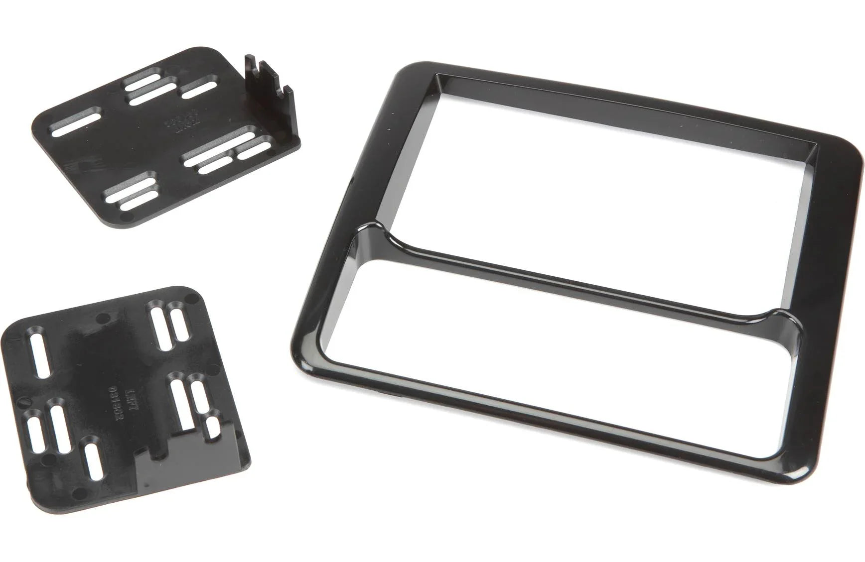 Metra 95-3027 Dash Kit