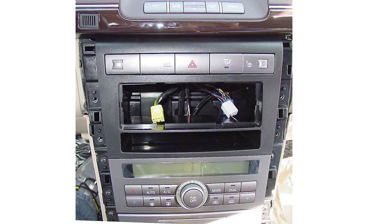 Metra 99-7331 Dash Kit Fits select 2007-09 Kia Amanti models — single-DIN radios (Black)