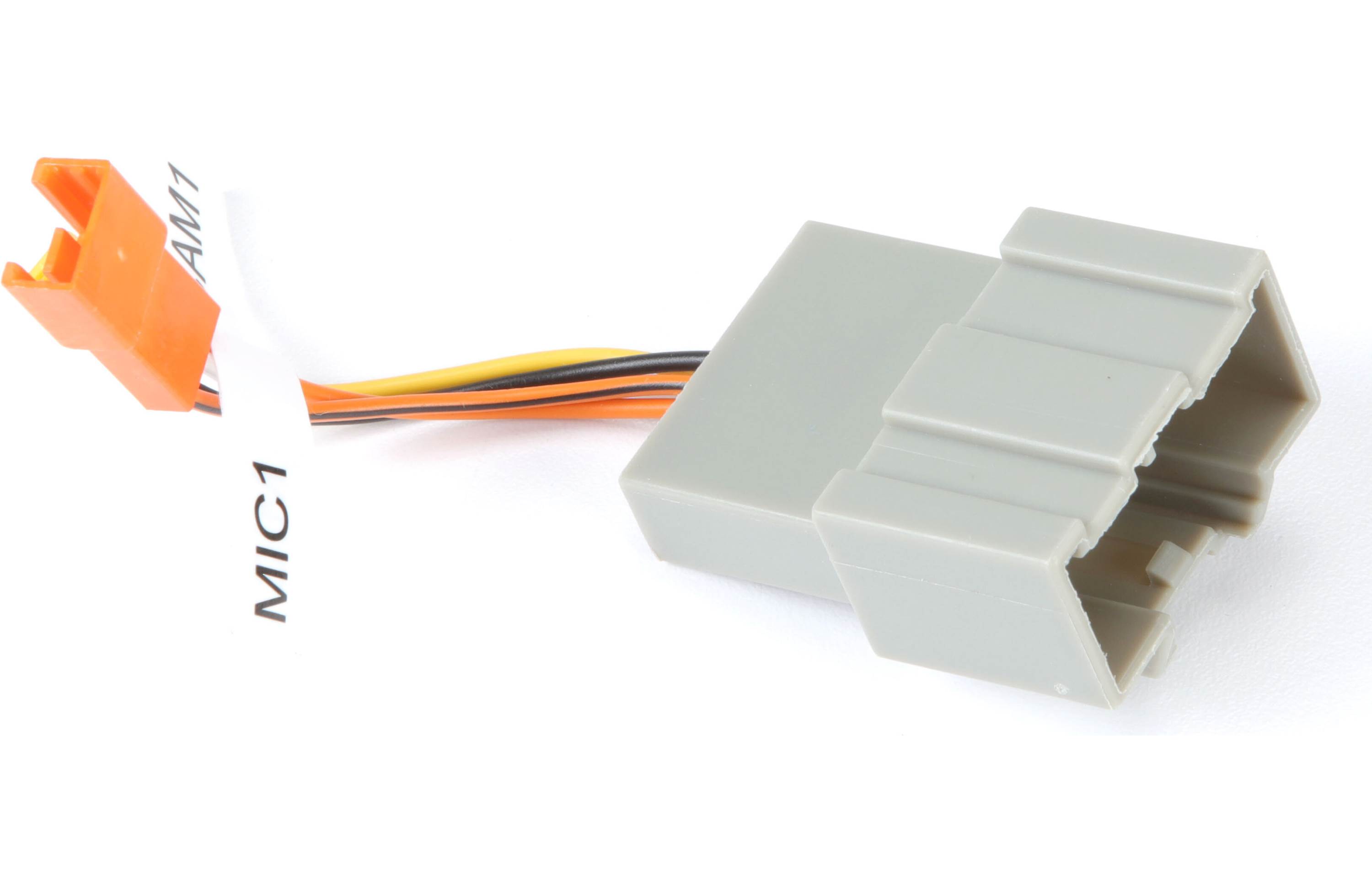 iDatalink HRN-HRR-GM2 factory amp, and warning chimes in select 2010-17 GM-made vehicles