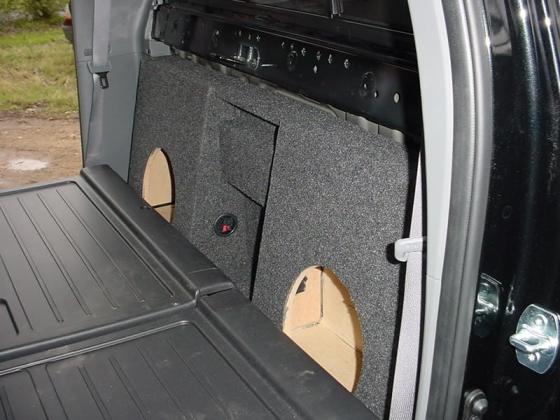 05-18 Toyota Tacoma Double Cab Sub Box 2x10 Carpeted