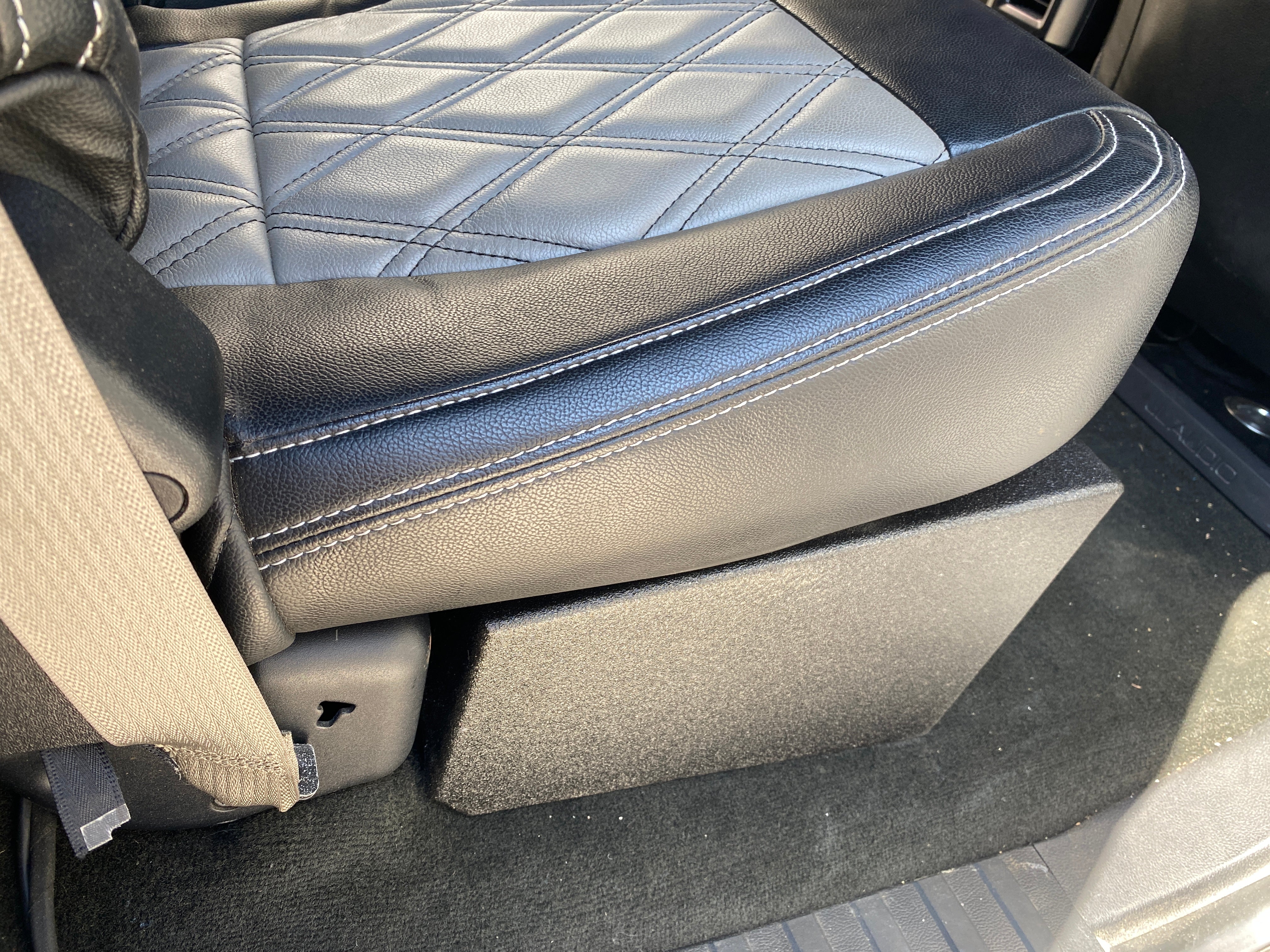 Ford F-150 Crew Cab & Super Duty F-250 / F-350 Crew Cab (Standard Verion)