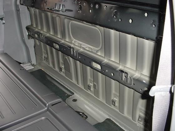 05-18 Toyota Tacoma Double Cab Sub Box 2x10 Carpeted