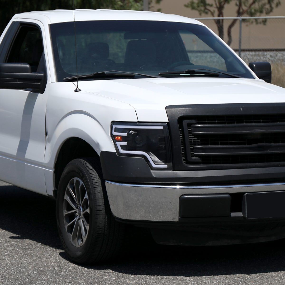 Spec-D 09-14 Ford F-150 Projector Headlights Sequetial LED Black
