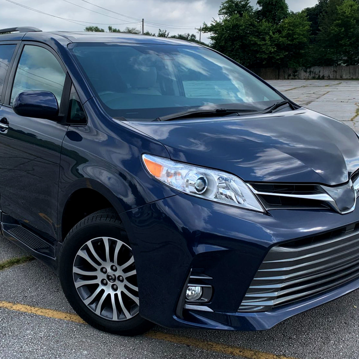 Spec-D 11-20 Toyota Sienna Passenger Projector Chrome Replacement