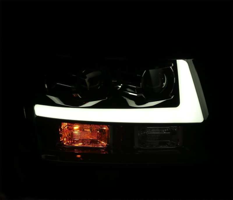 AlphaRex 07-14 Chevrolet Tahoe/Suburban/07-13 Avalanche LUXX-Series LED Projector Headlights Black