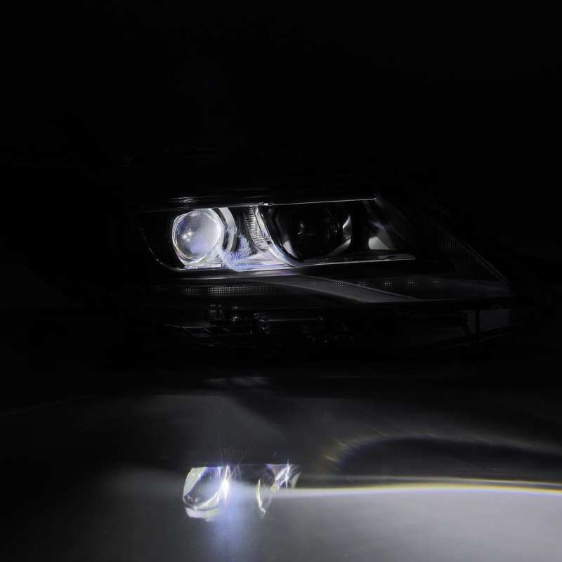AlphaRex 11-20 Toyota Sienna LUXX-Series Projector Headlights Black