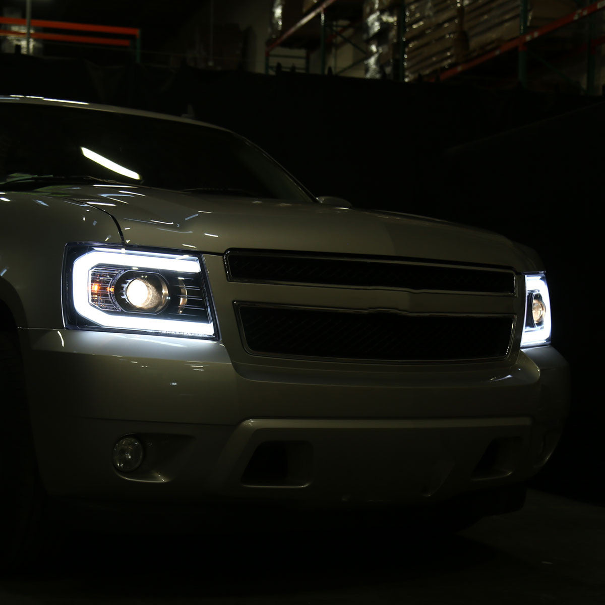 Spec-D 07-14 Chevy Avalanche Tahoe Headlights LED Bar Black