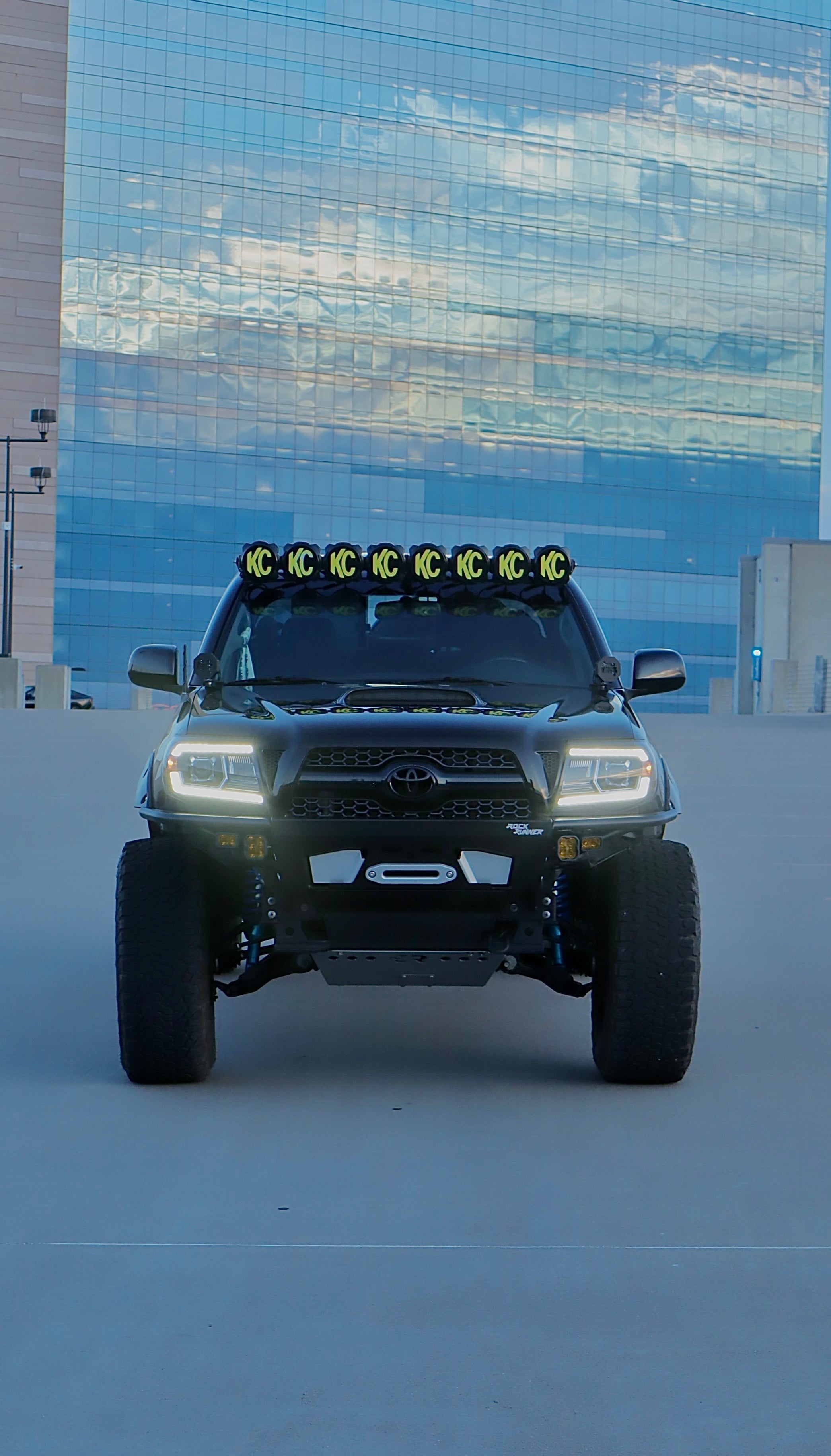 AlphaRex 05-11 Toyota Tacoma LUXX-Series LED Projector Headlights Black
